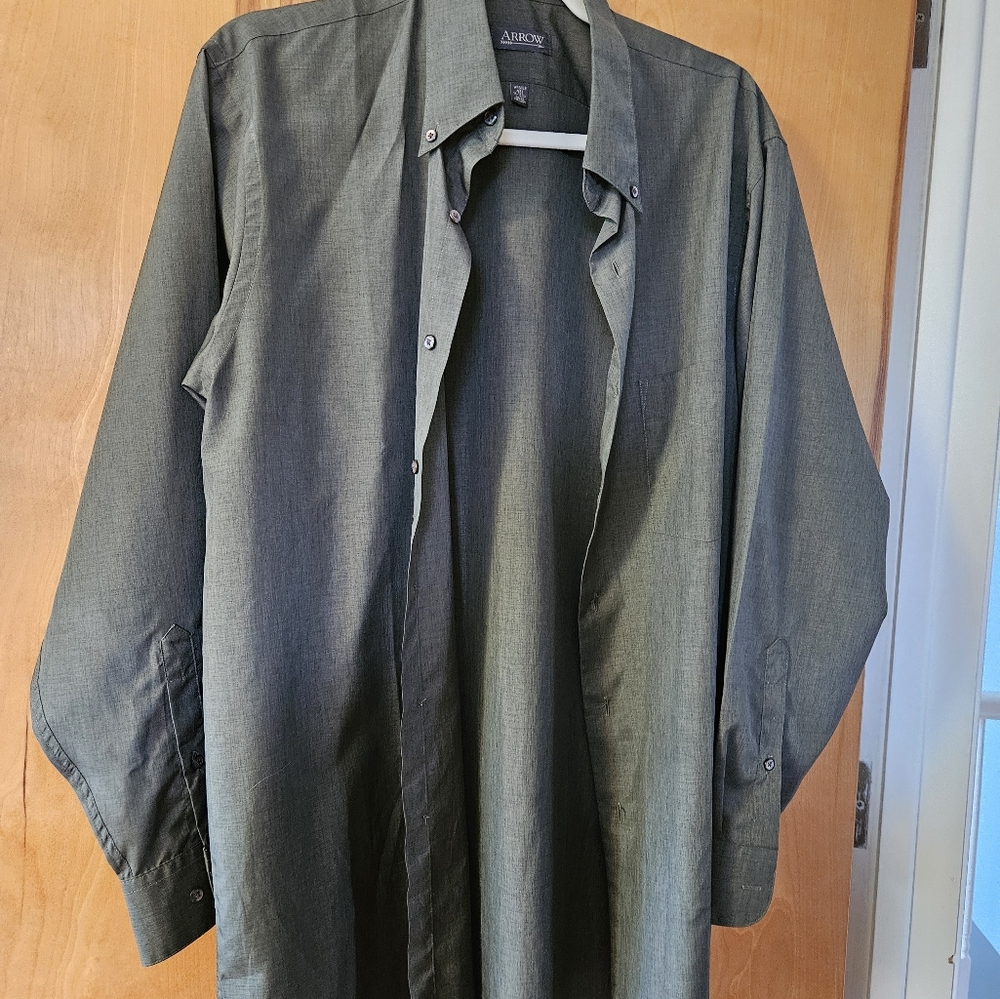 Arrow Men's Olive Dress Shirt New - Medium